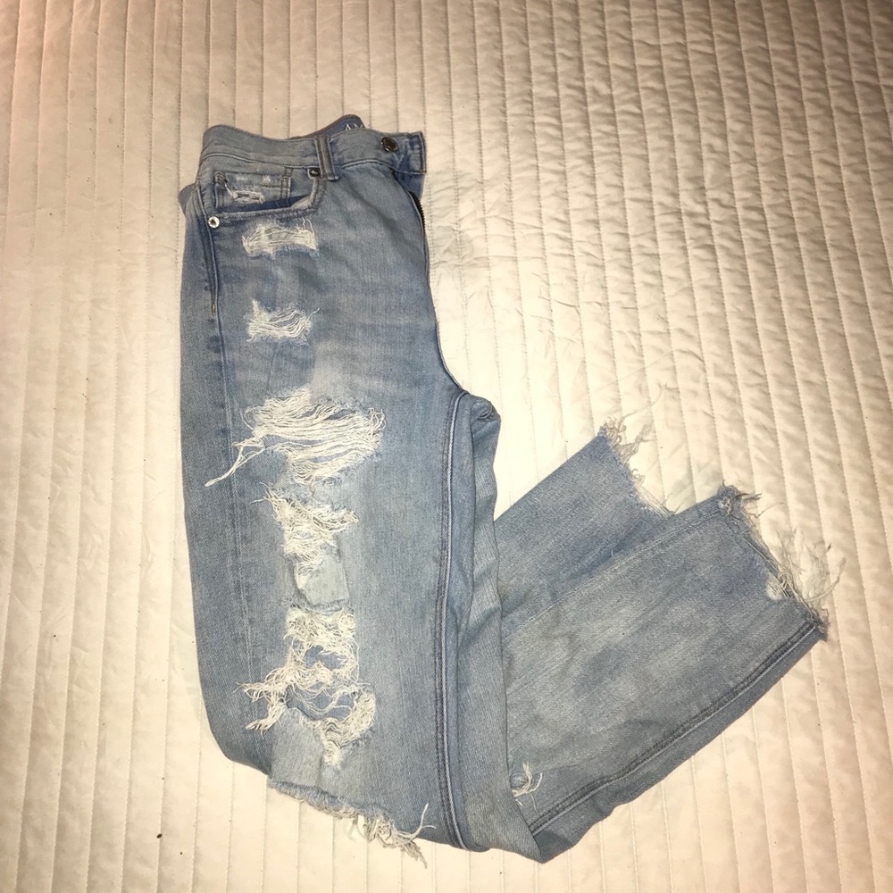 Jeans (mom jeans cut/fit)
